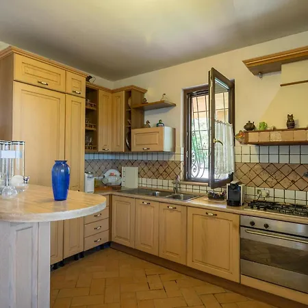Сasa de vacaciones Awesome In Bassano With Kitchen